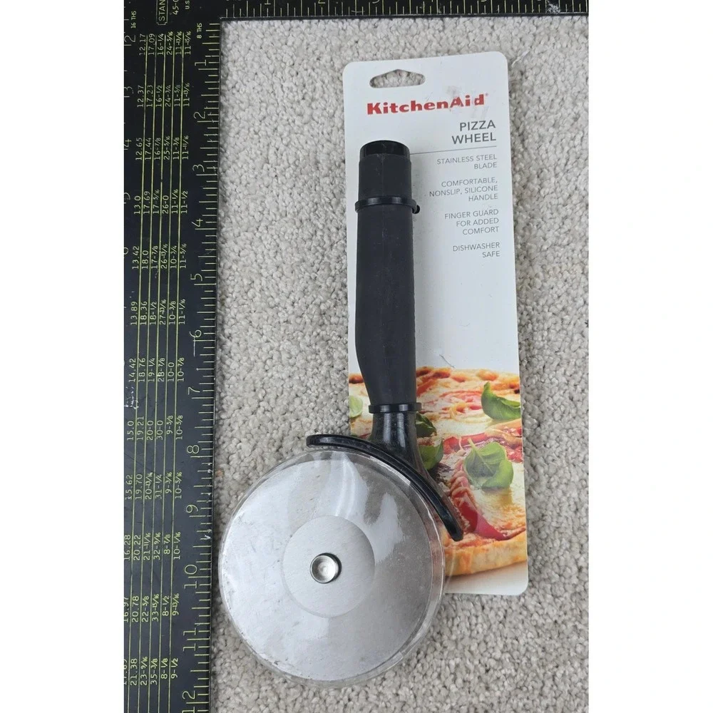 KitchenAid Pizza Wheel Black Stainless Steel Blade Silicone Handle KES113OHOBW